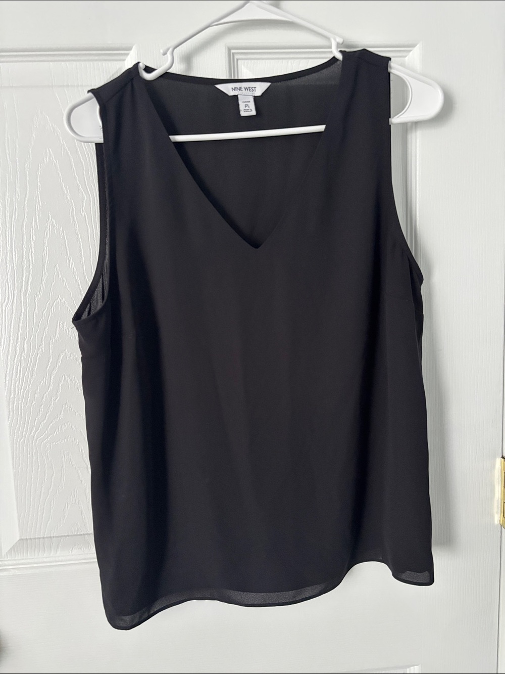 Nine West Black V-Neck Sleeveless Camisole